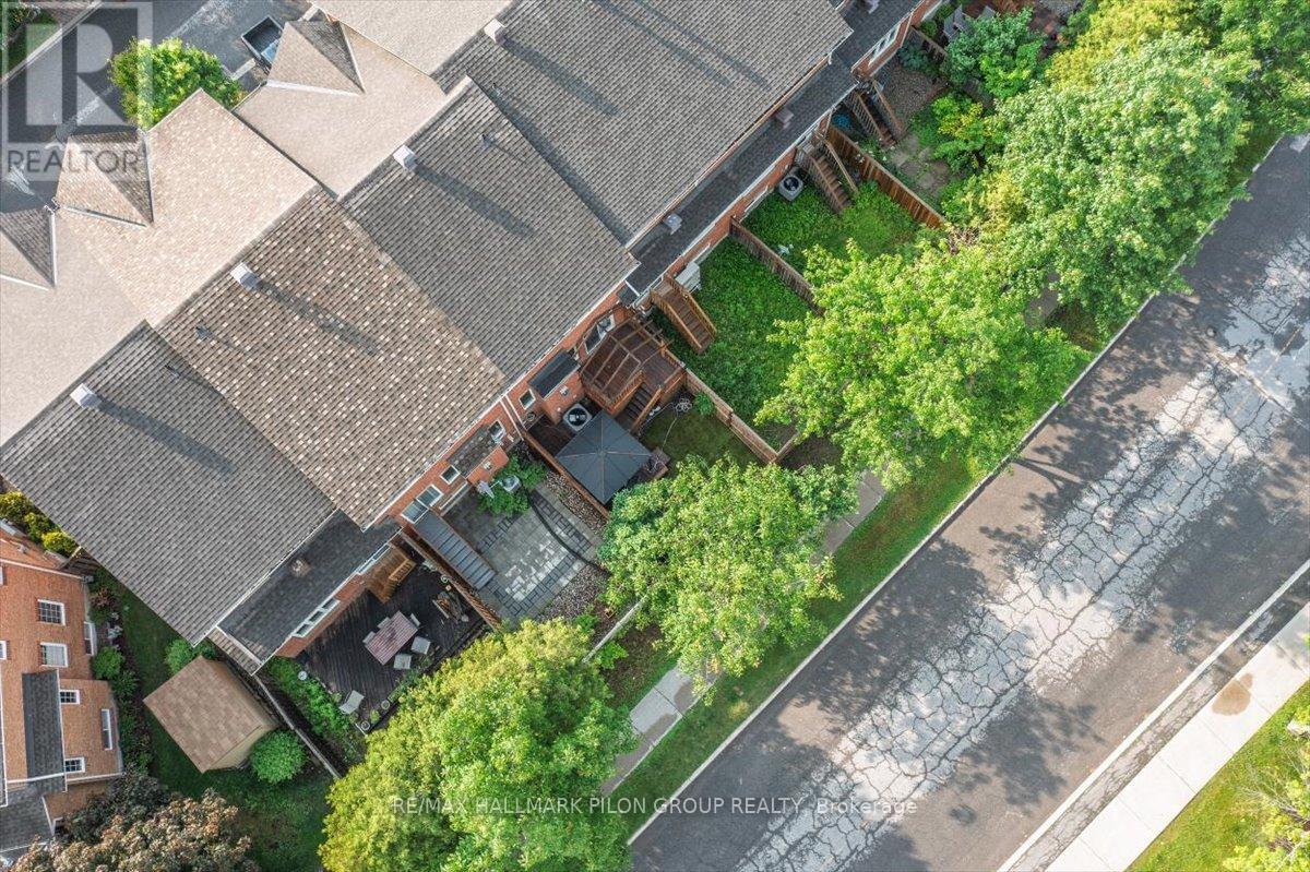 Property at 11 GREAT OAK PRIVATE image 2