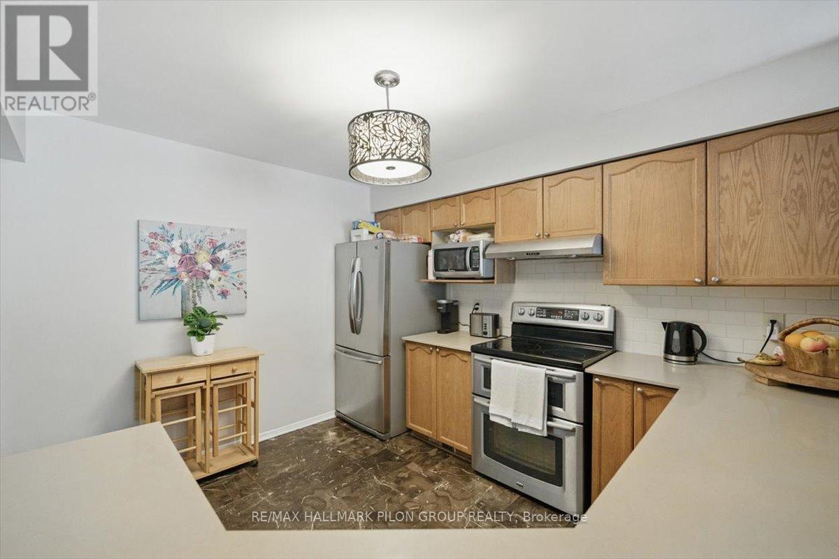 Property at 11 GREAT OAK PRIVATE image 5