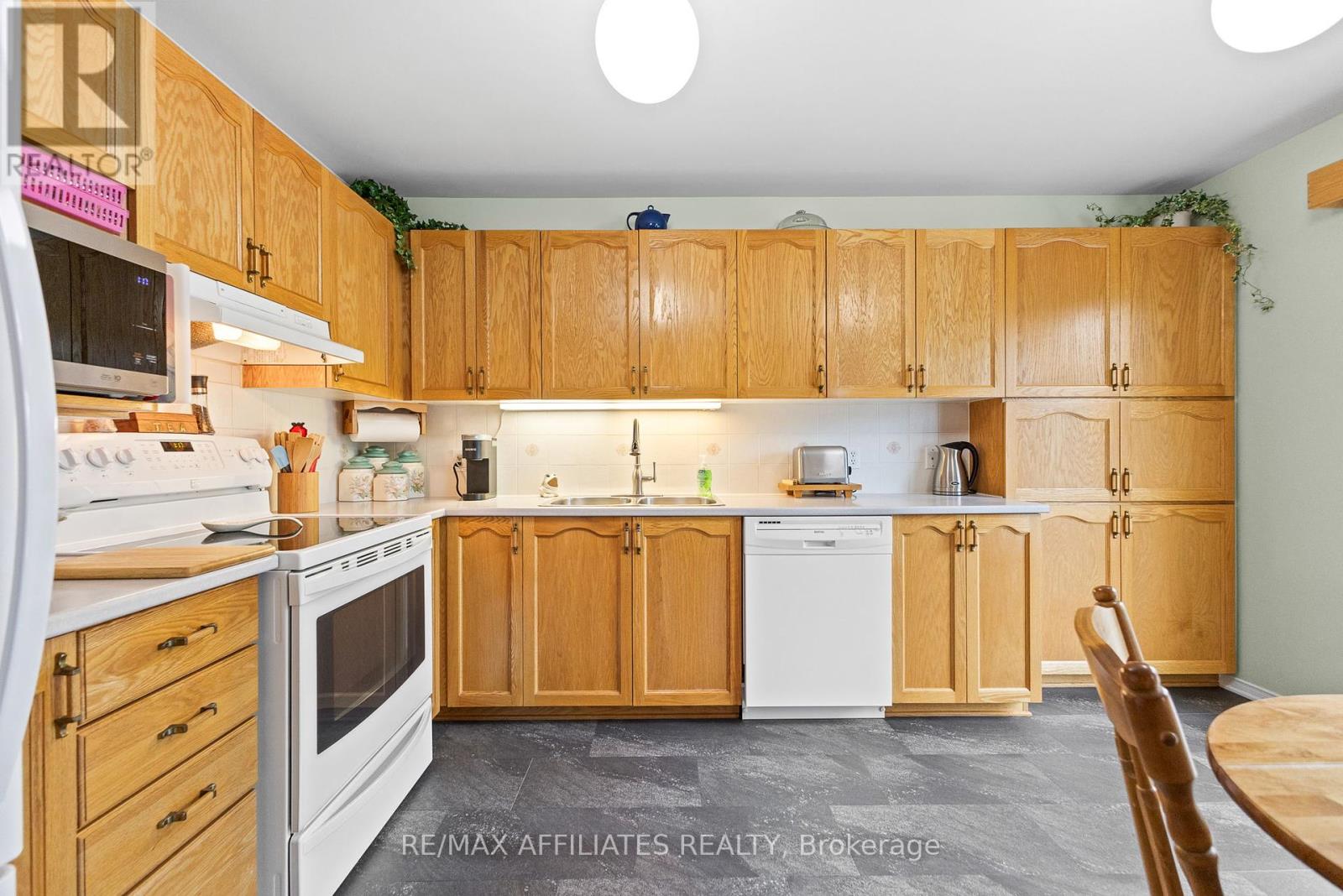 176 Windhurst Drive, Ottawa, Ontario  K2G 6J4 - Photo 7 - X12271354