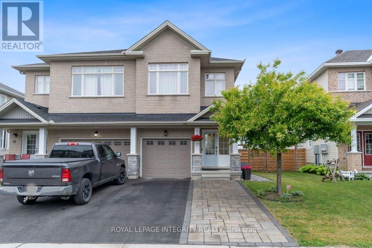 Property at 15 PEEVER PLACE image 1