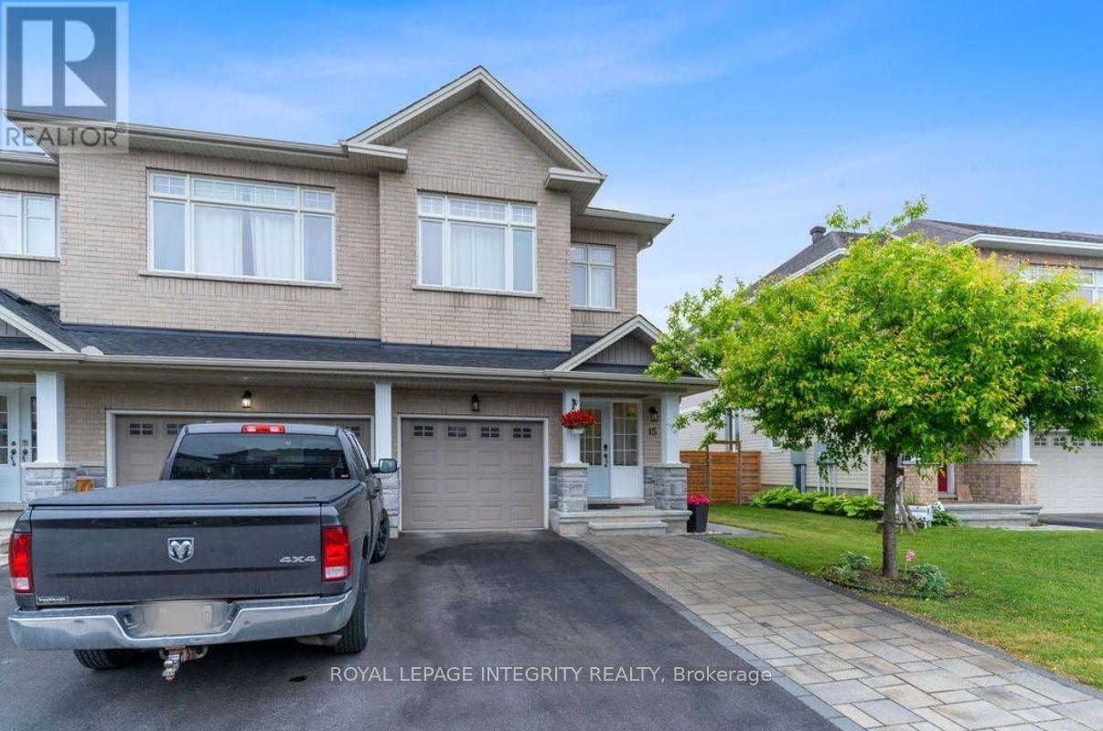 Property at 15 PEEVER PLACE image 2