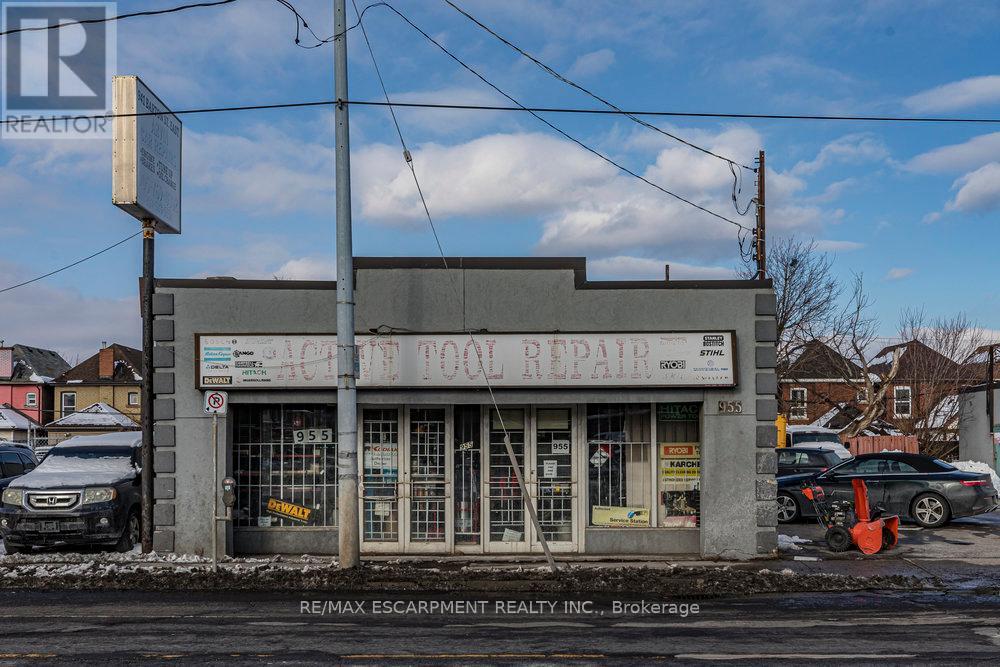 955 Barton Street E, Hamilton (Crown Point), Ontario  L8L 3C4 - Photo 1 - X12271290