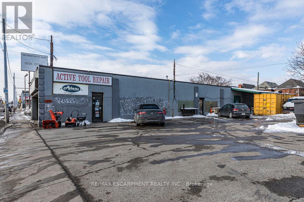 955 Barton Street E, Hamilton (Crown Point), Ontario  L8L 3C4 - Photo 3 - X12271290