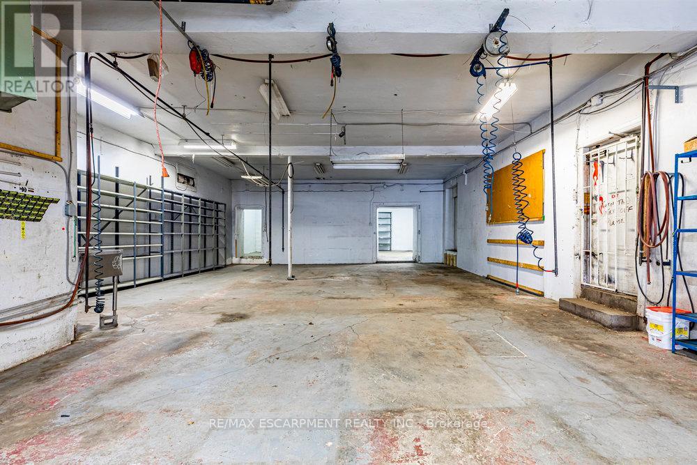 955 Barton Street E, Hamilton (Crown Point), Ontario  L8L 3C4 - Photo 6 - X12271290