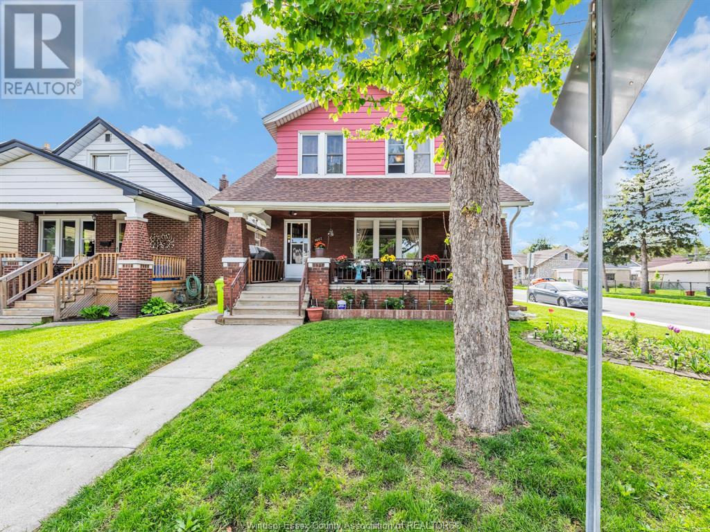 Property at 1407 HALL image 3