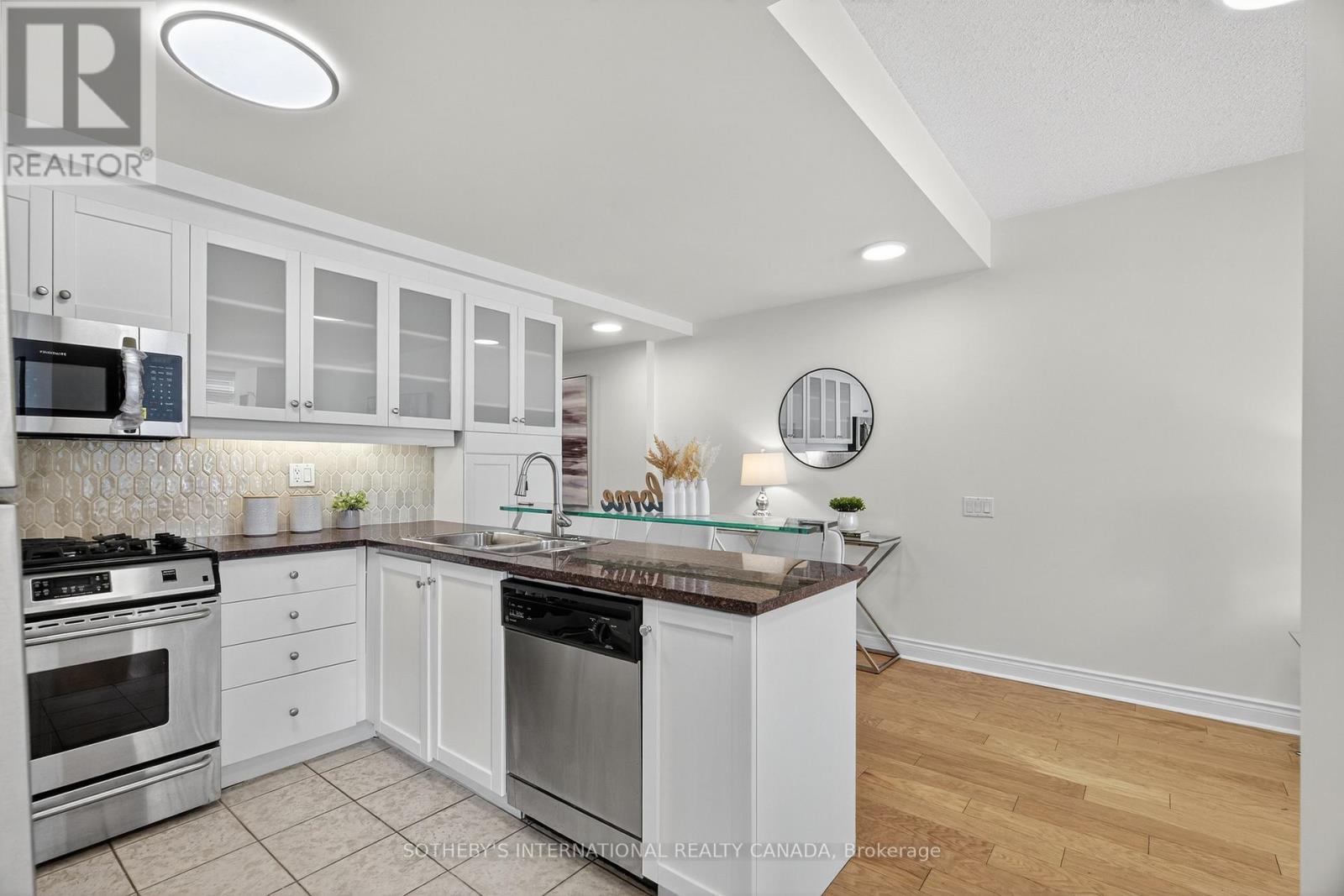405w - 500 Queens Quay W, Toronto, Ontario  M5V 3K8 - Photo 9 - C12271281