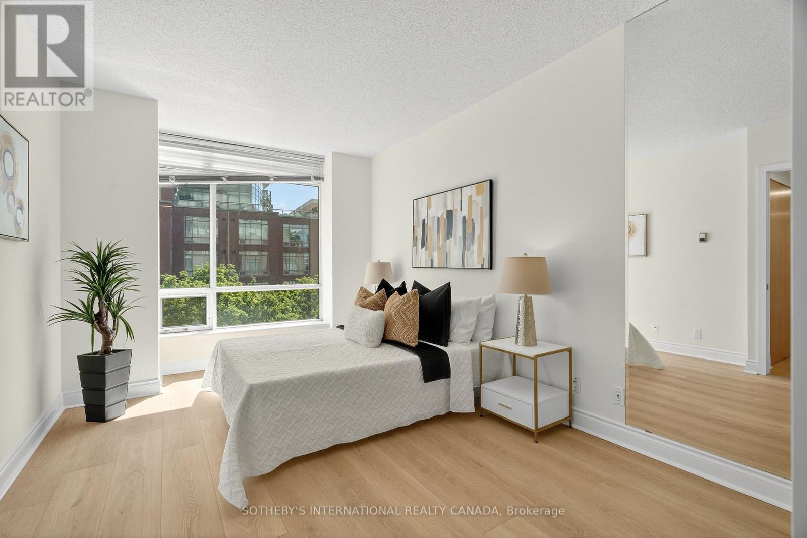 405w - 500 Queens Quay W, Toronto, Ontario  M5V 3K8 - Photo 24 - C12271281