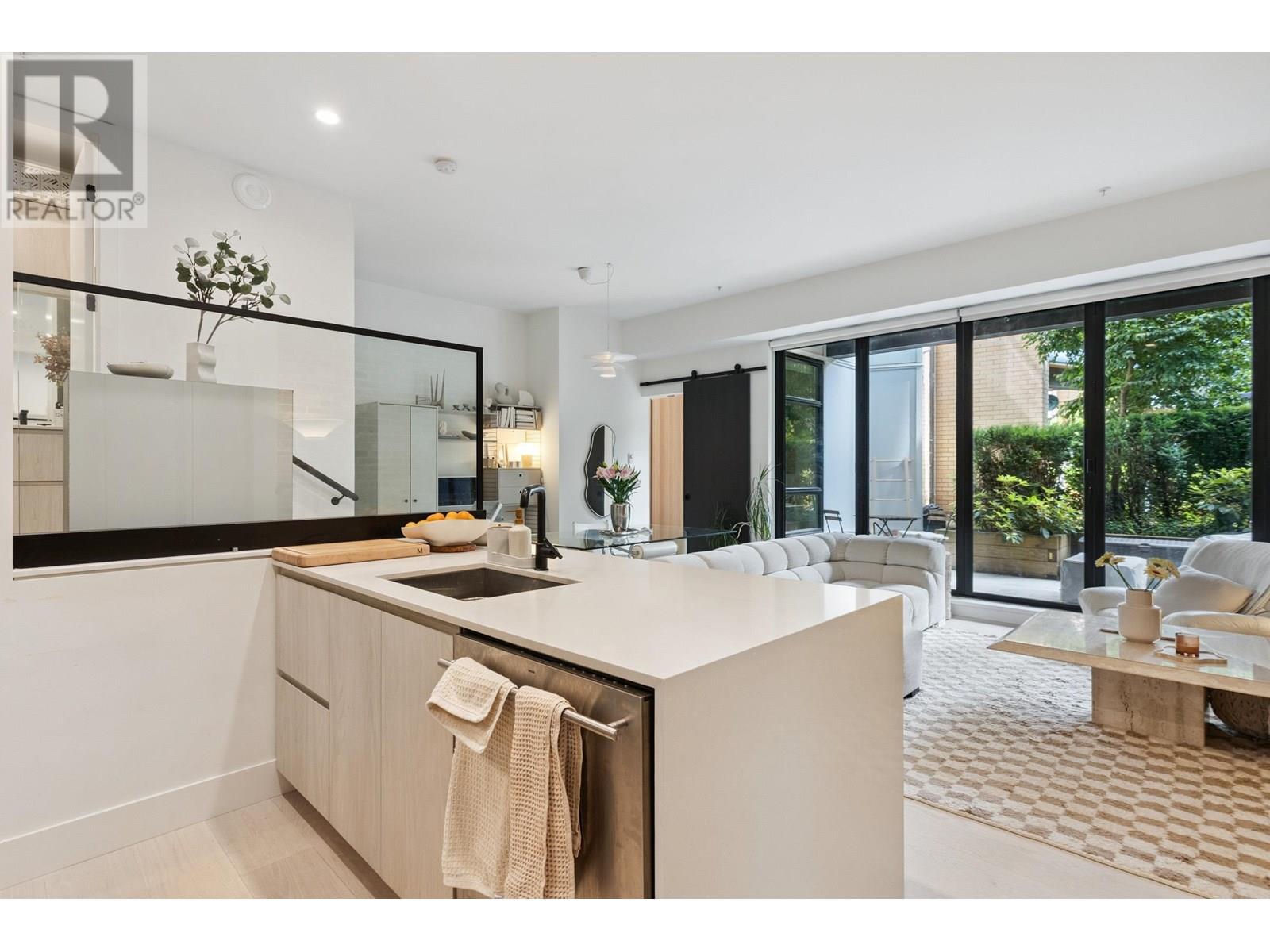 109 300 Salter Street, New Westminster, British Columbia  V3M 0L9 - Photo 9 - R3024314