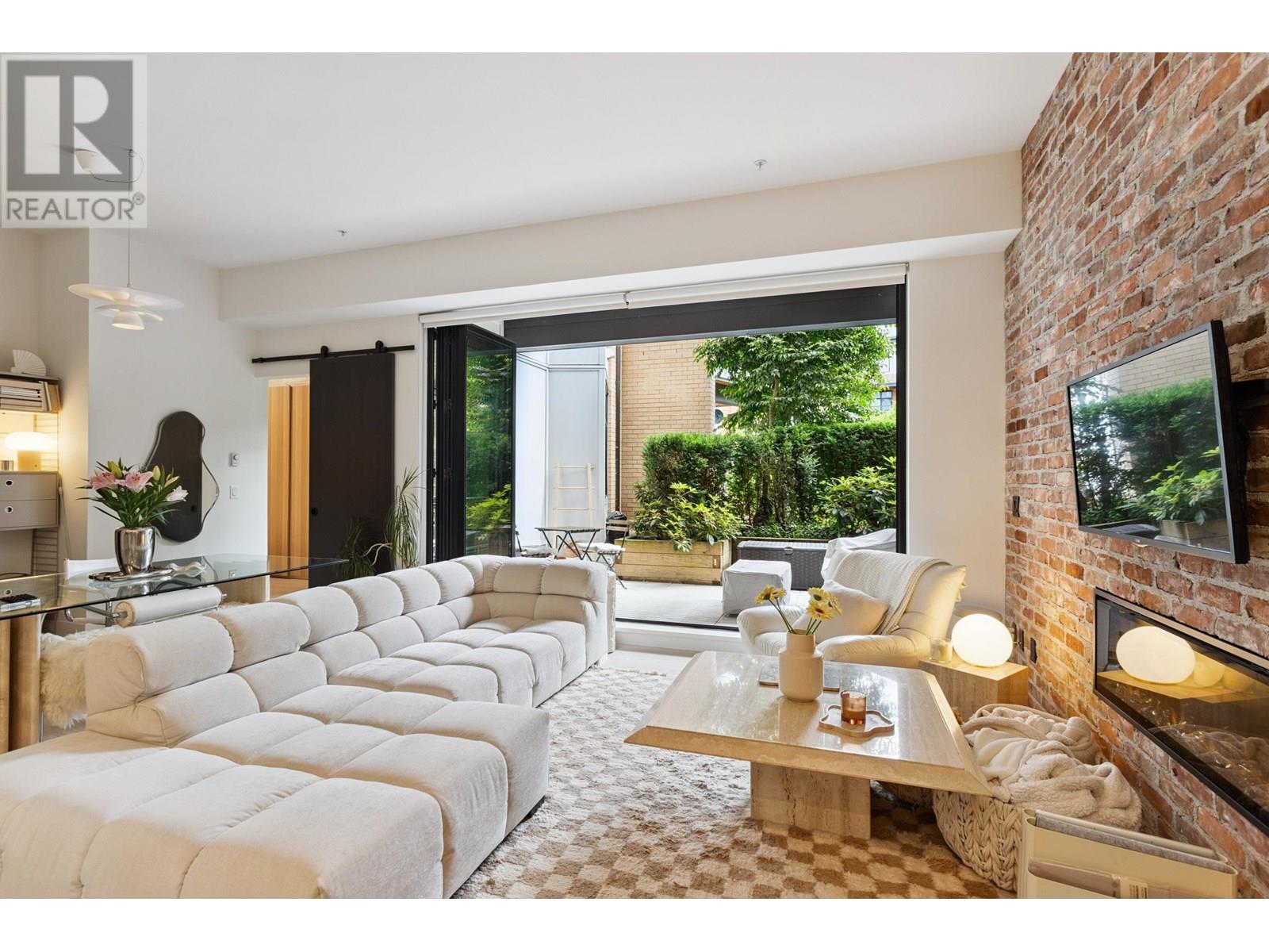 109 300 Salter Street, New Westminster, British Columbia  V3M 0L9 - Photo 4 - R3024314