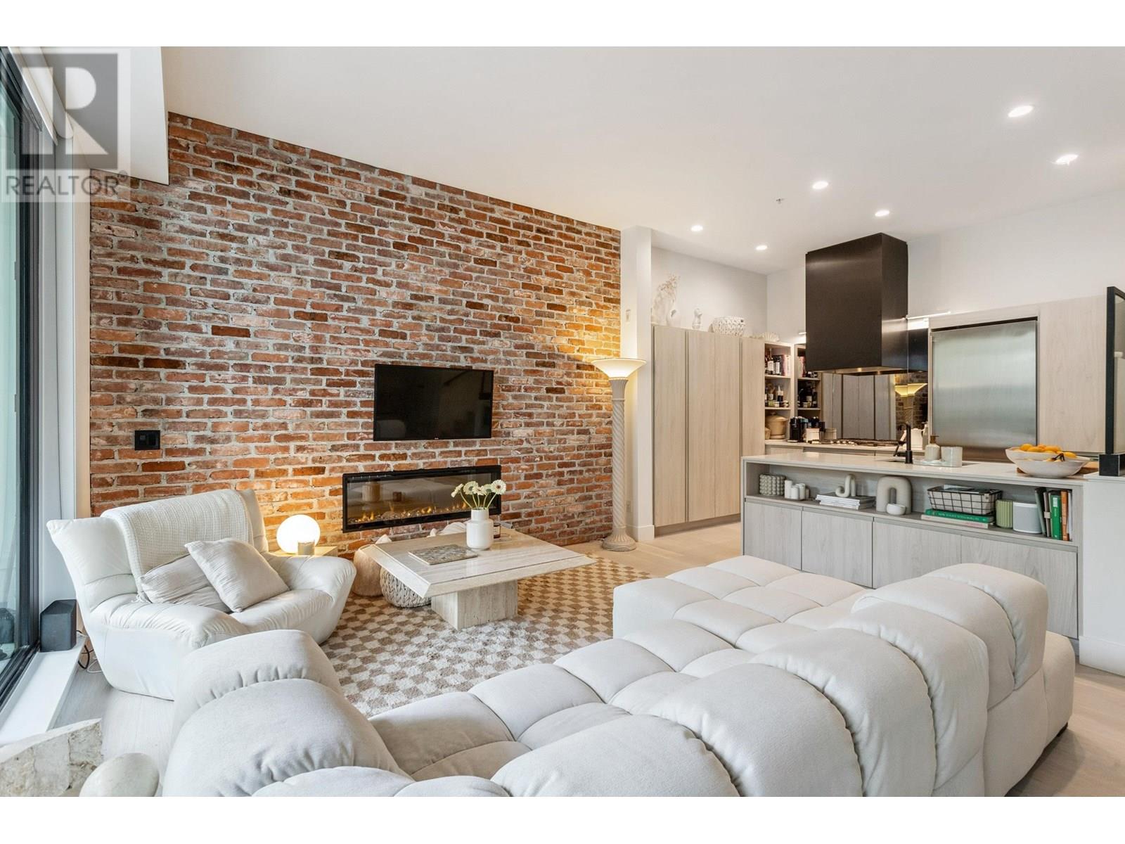 109 300 Salter Street, New Westminster, British Columbia  V3M 0L9 - Photo 3 - R3024314