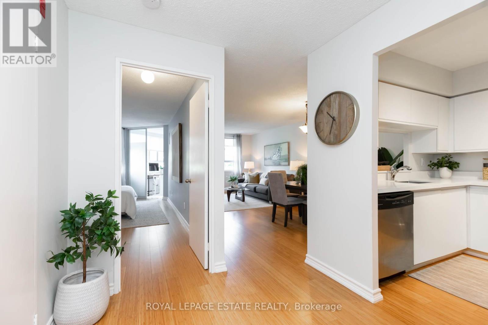 604 - 4 Park Vista Drive, Toronto (O'connor-Parkview), Ontario  M4B 3M8 - Photo 2 - E12271421