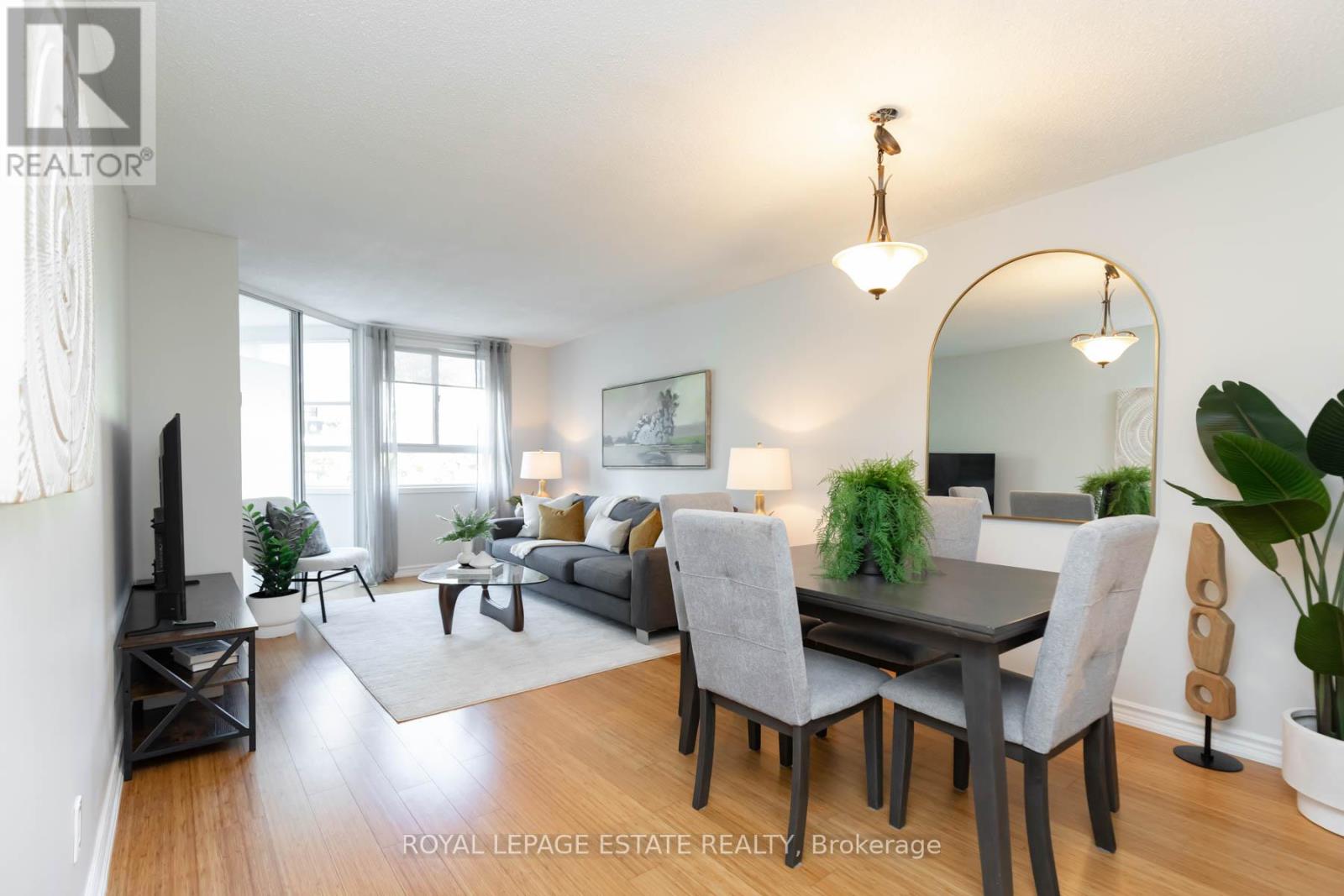 604 - 4 Park Vista Drive, Toronto (O'connor-Parkview), Ontario  M4B 3M8 - Photo 4 - E12271421
