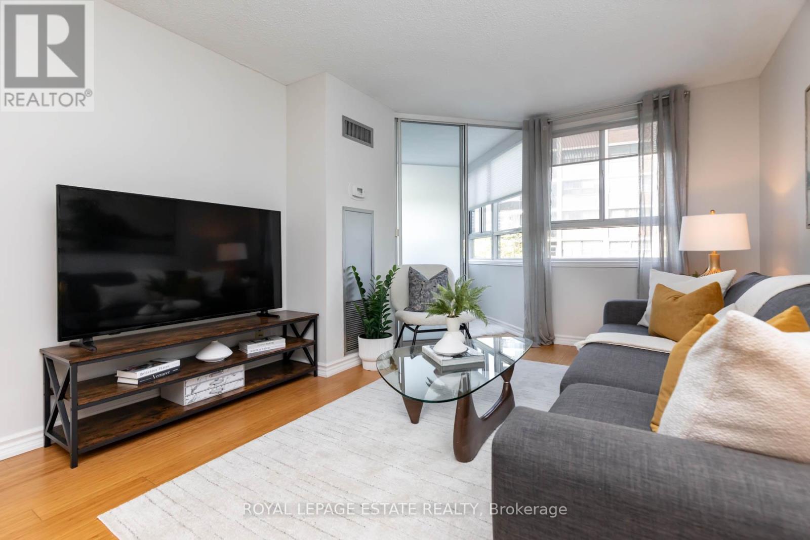 604 - 4 Park Vista Drive, Toronto (O'connor-Parkview), Ontario  M4B 3M8 - Photo 7 - E12271421