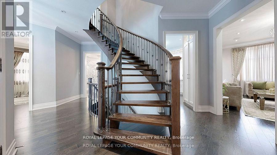 Property at 6 STRAW CUTTER GATE image 4