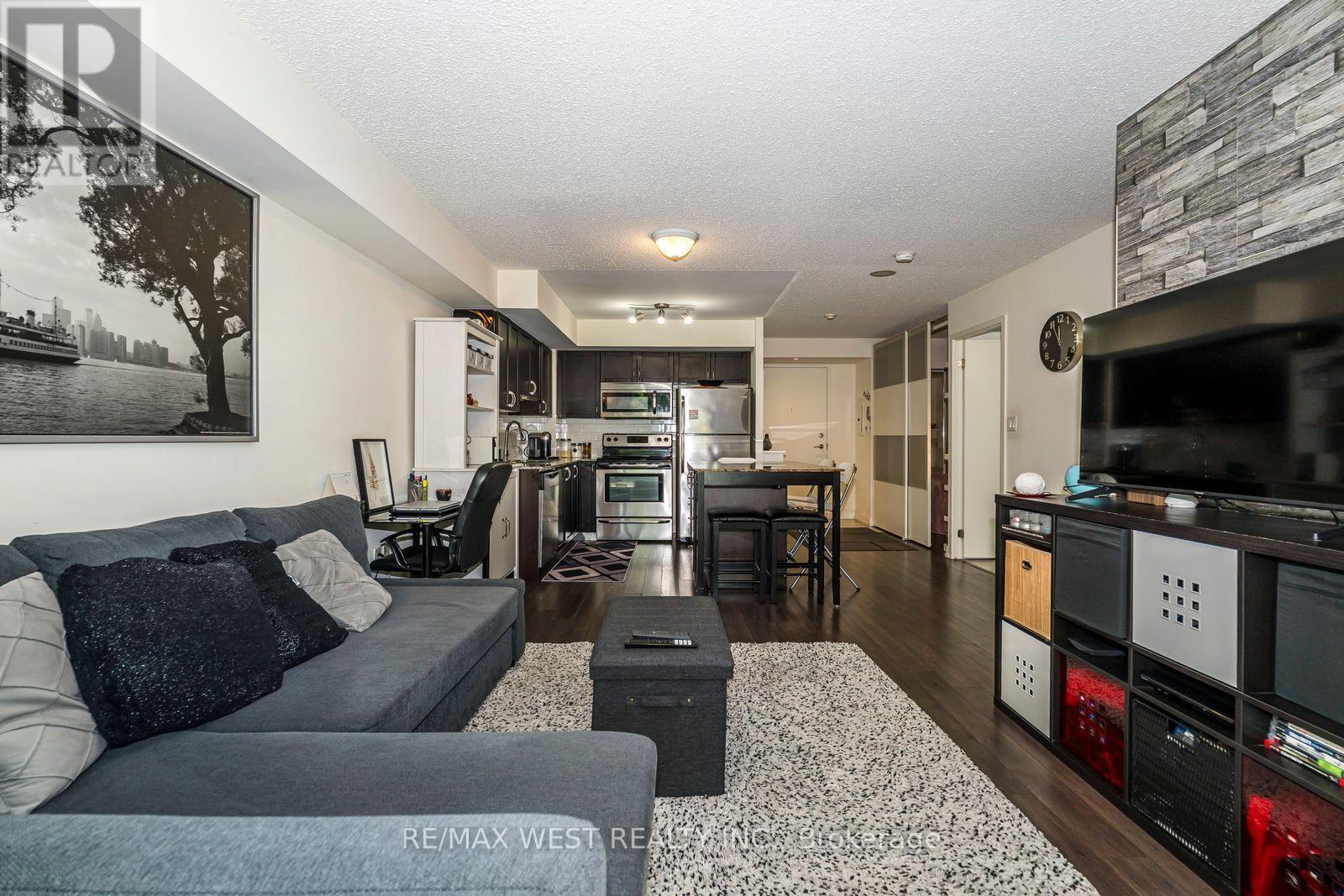 209 - 816 Lansdowne Avenue, Toronto, Ontario  M6H 4K6 - Photo 13 - W12271414
