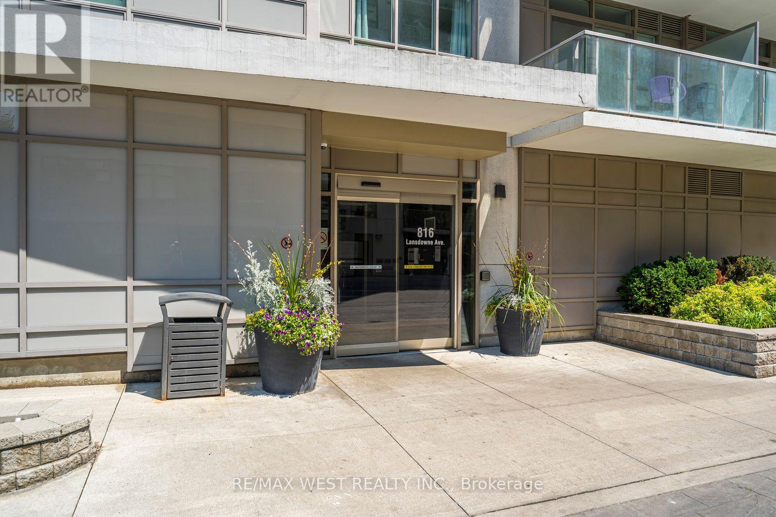 209 - 816 Lansdowne Avenue, Toronto, Ontario  M6H 4K6 - Photo 2 - W12271414