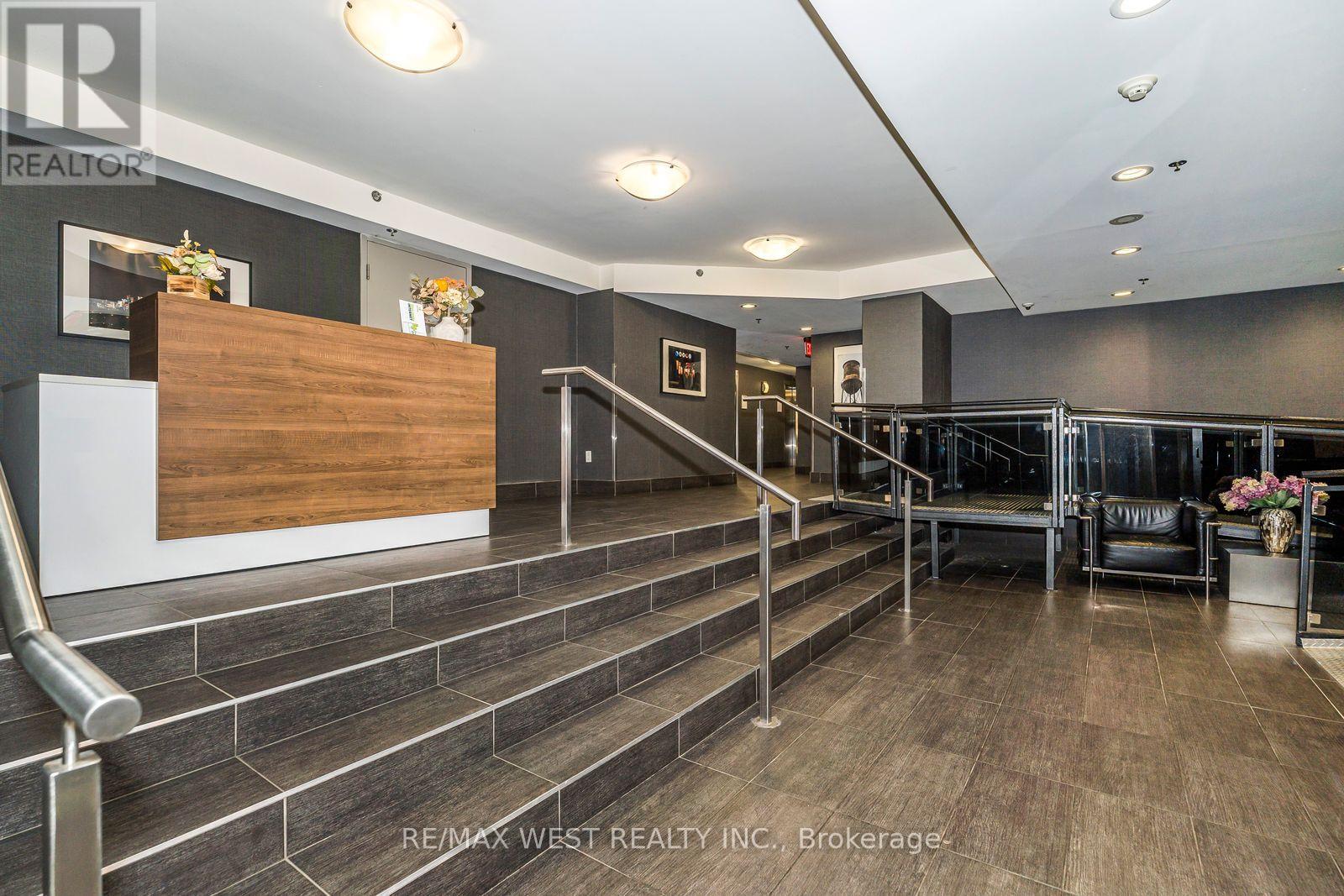 209 - 816 Lansdowne Avenue, Toronto, Ontario  M6H 4K6 - Photo 3 - W12271414