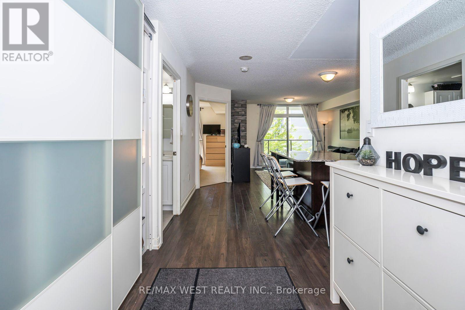 209 - 816 Lansdowne Avenue, Toronto, Ontario  M6H 4K6 - Photo 4 - W12271414