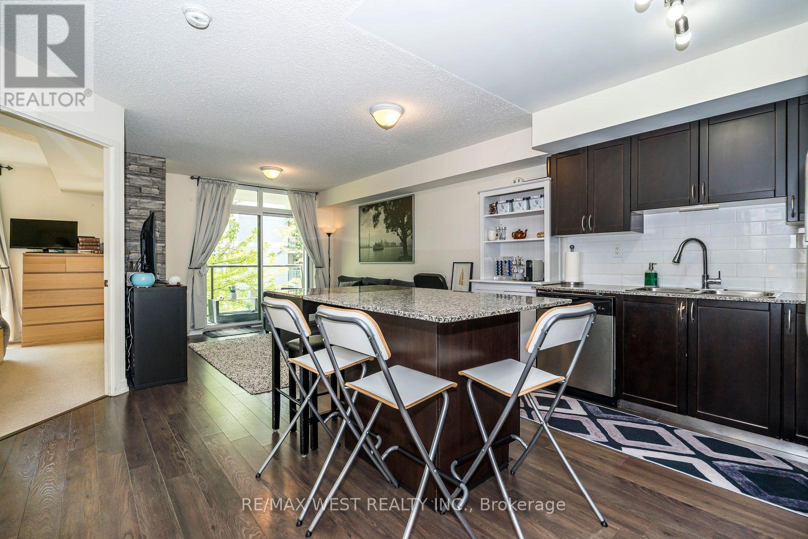 209 - 816 Lansdowne Avenue, Toronto, Ontario  M6H 4K6 - Photo 5 - W12271414