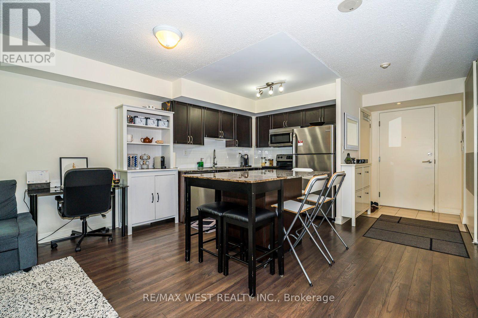 209 - 816 Lansdowne Avenue, Toronto, Ontario  M6H 4K6 - Photo 6 - W12271414