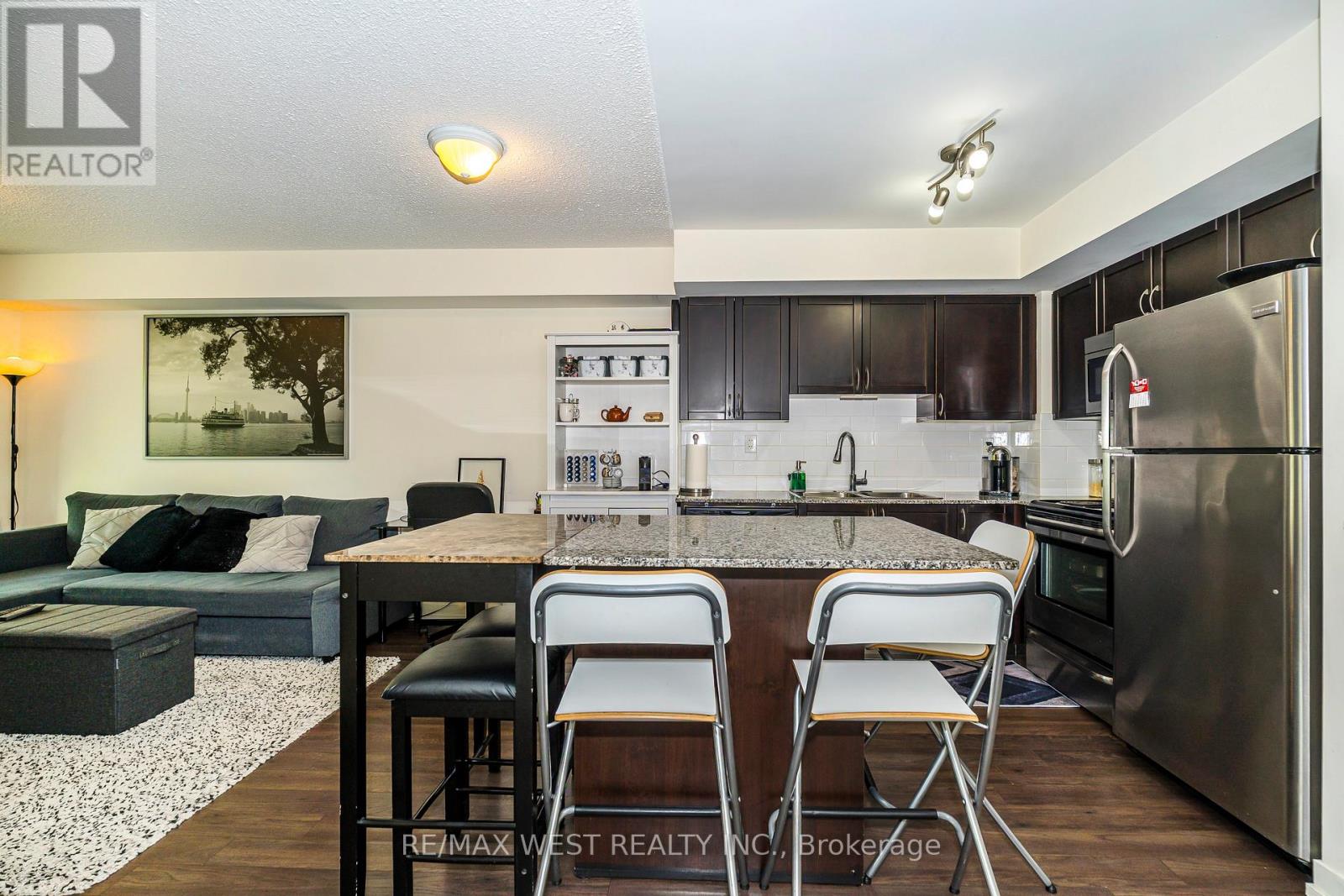 209 - 816 Lansdowne Avenue, Toronto, Ontario  M6H 4K6 - Photo 9 - W12271414