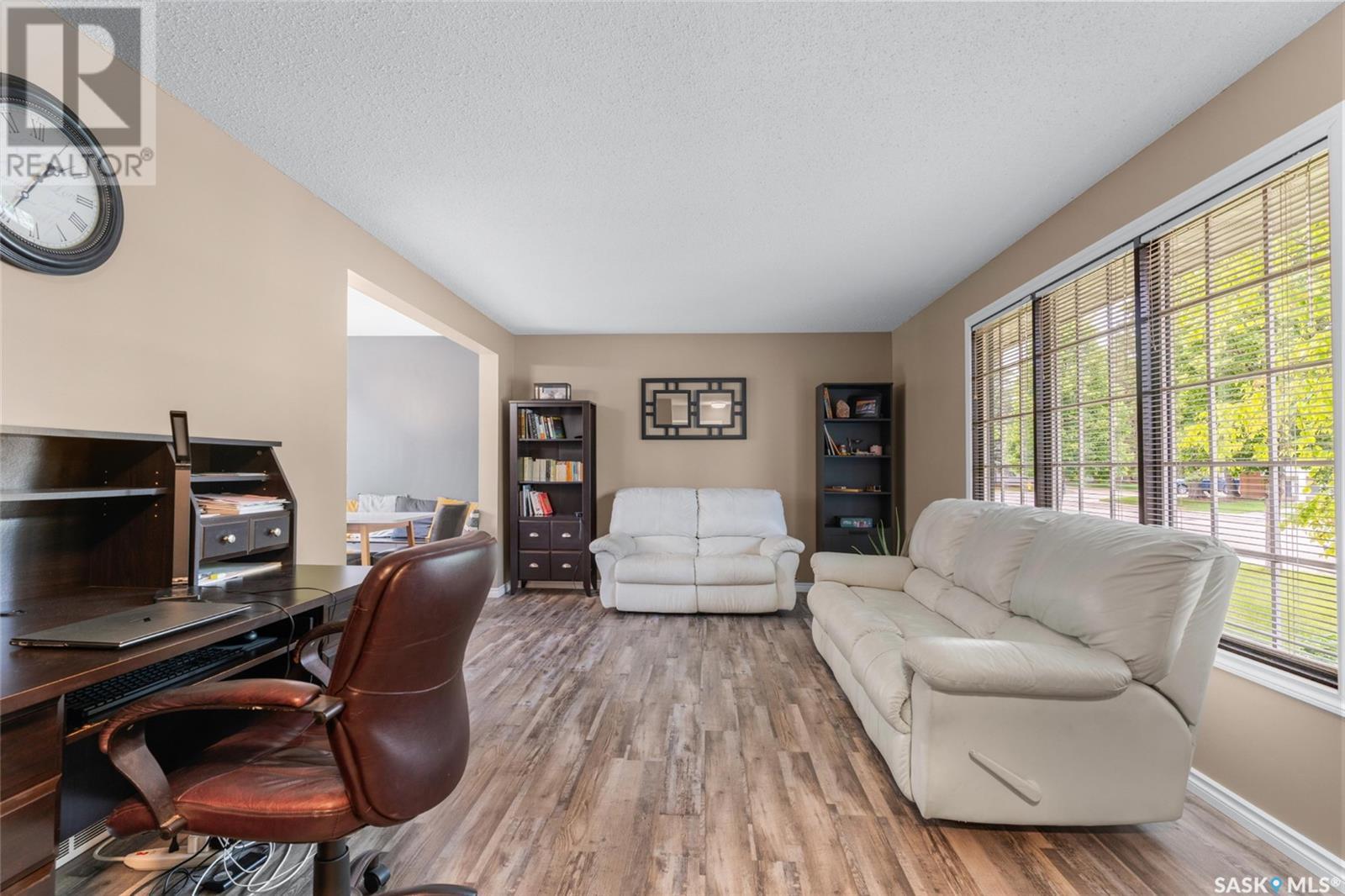 Property at 538 Trent CRESCENT image 3