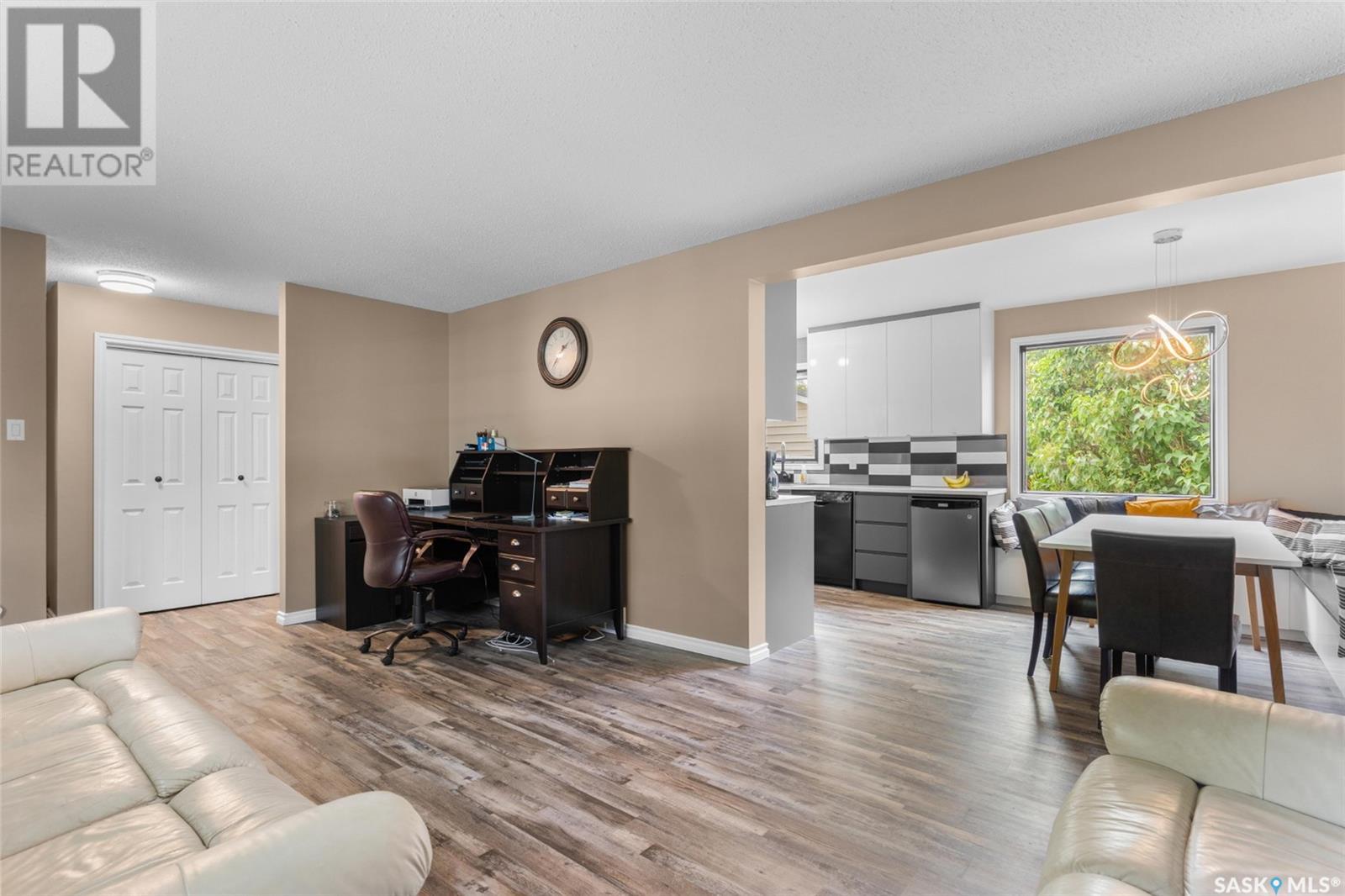 Property at 538 Trent CRESCENT image 4