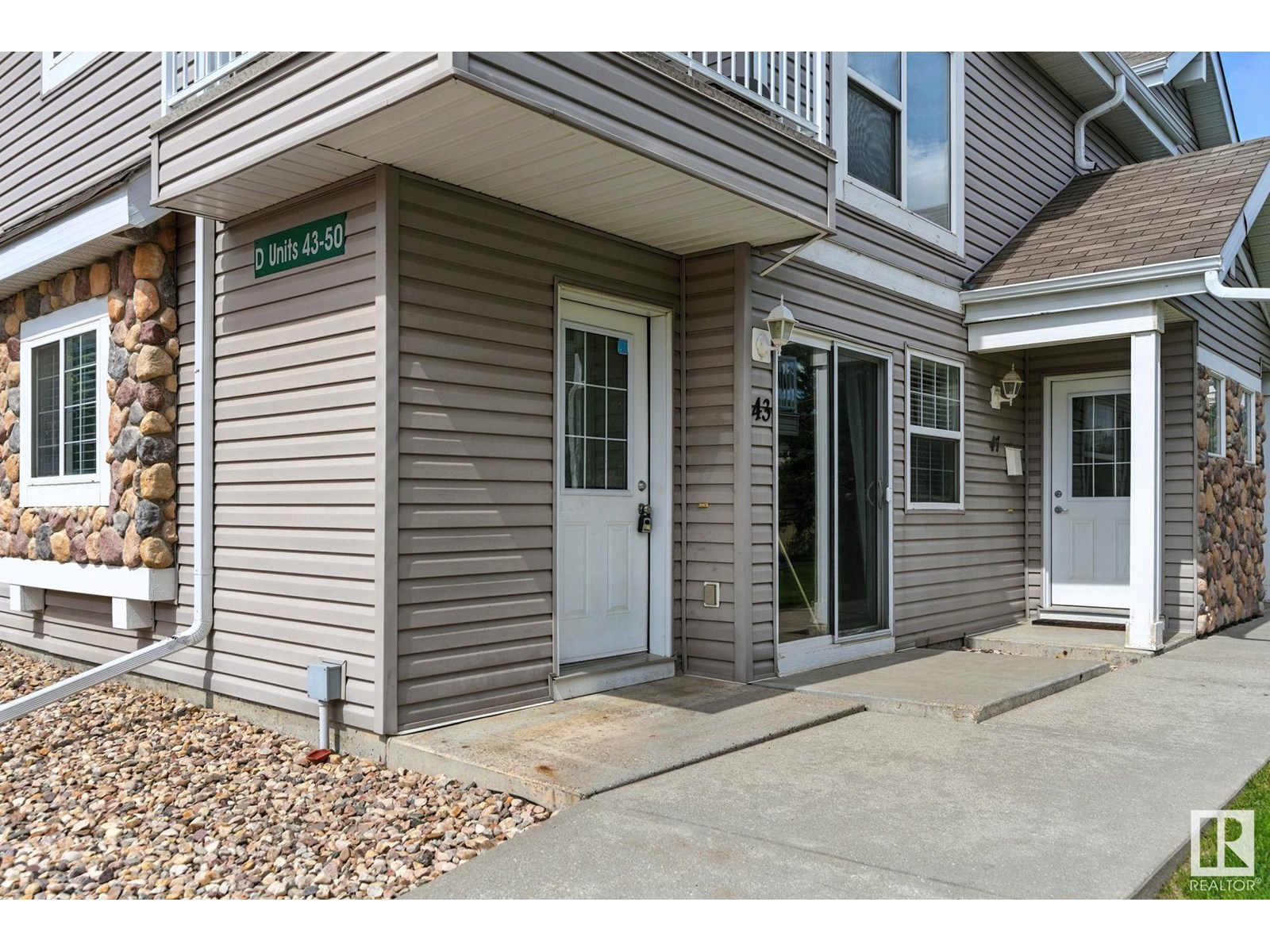 Property at #43 150 EDWARDS DR SW image 2