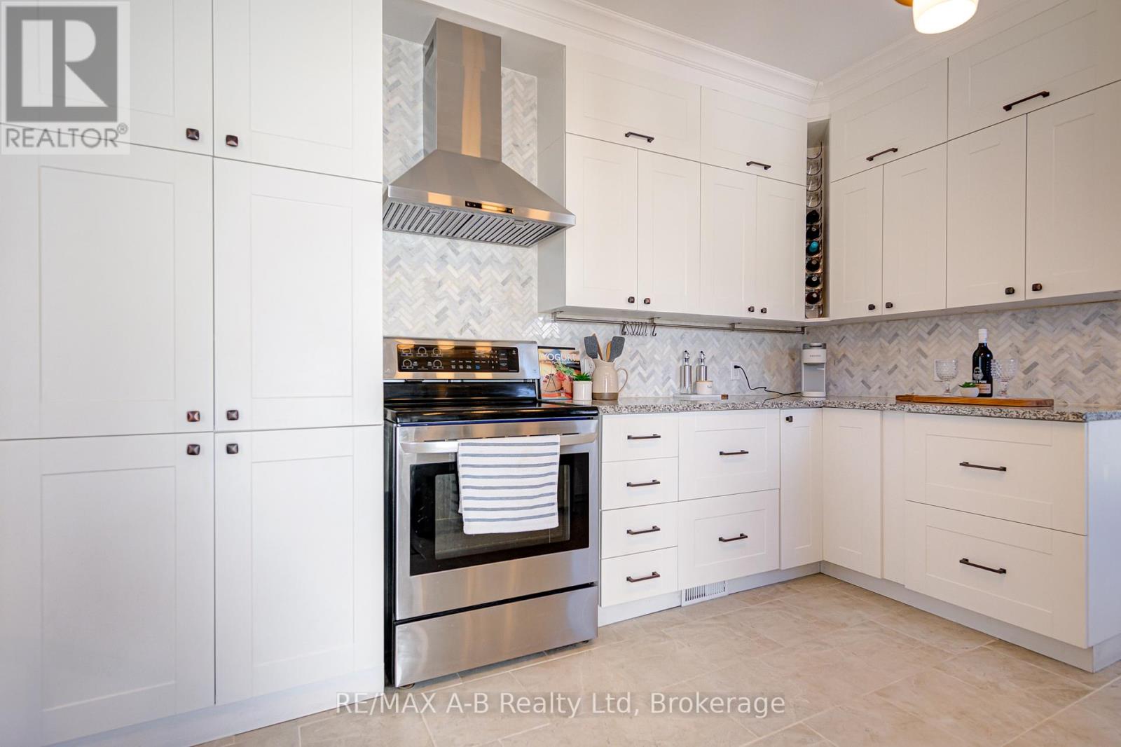 2 Loveys Street E, East Zorra-Tavistock, Ontario  N0J 1L0 - Photo 20 - X12271486