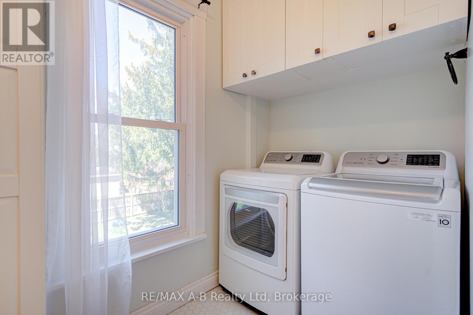 2 Loveys Street E, East Zorra-Tavistock, Ontario  N0J 1L0 - Photo 39 - X12271486