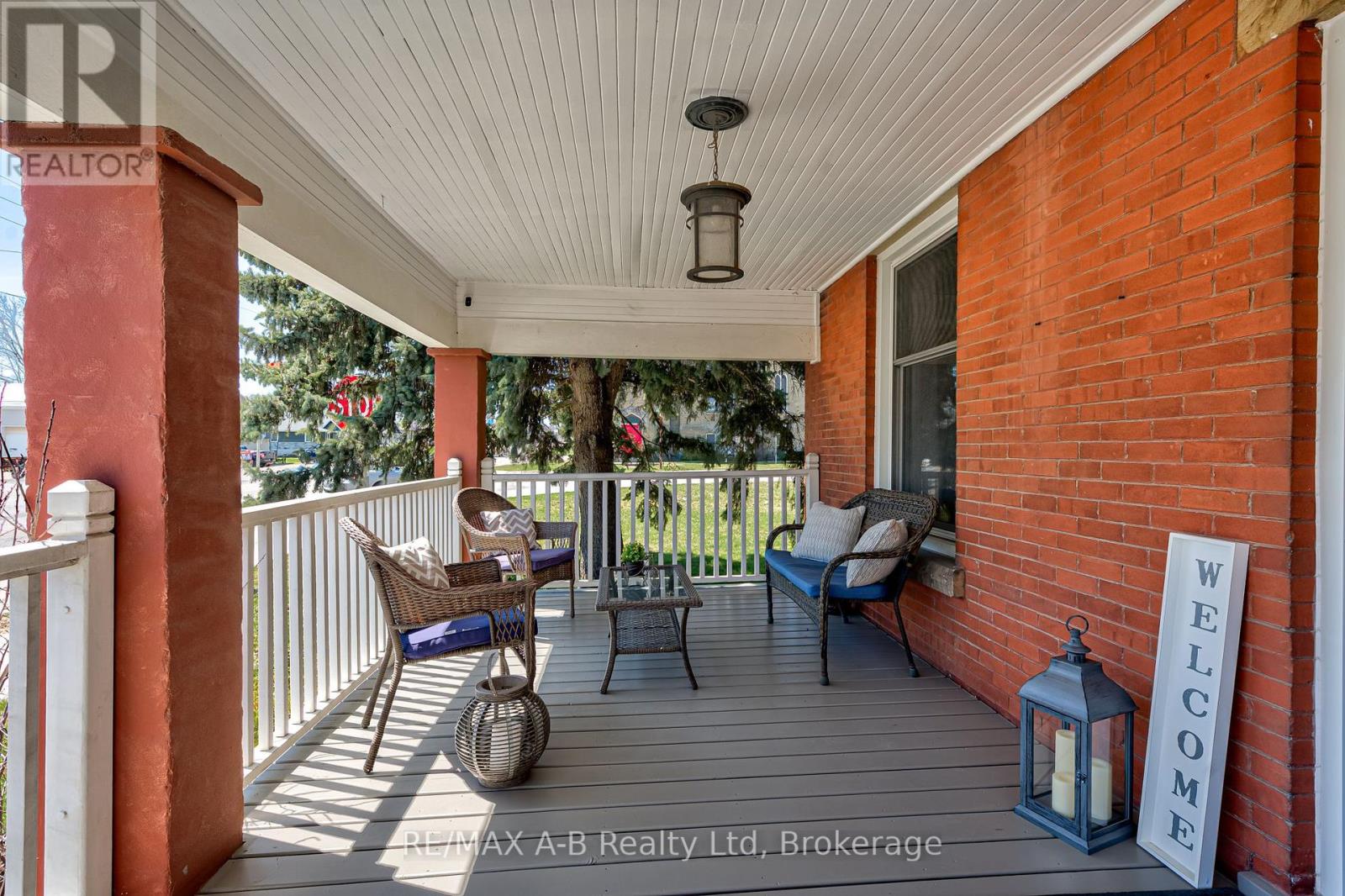 2 Loveys Street E, East Zorra-Tavistock, Ontario  N0J 1L0 - Photo 4 - X12271486