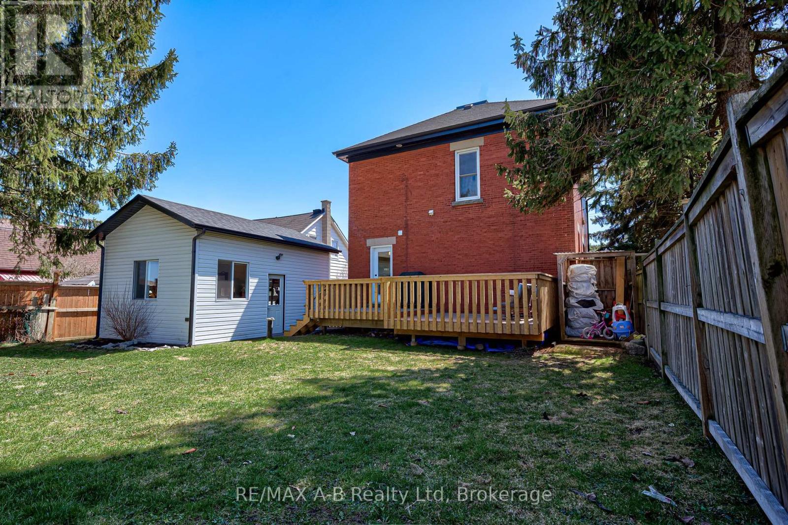2 Loveys Street E, East Zorra-Tavistock, Ontario  N0J 1L0 - Photo 43 - X12271486