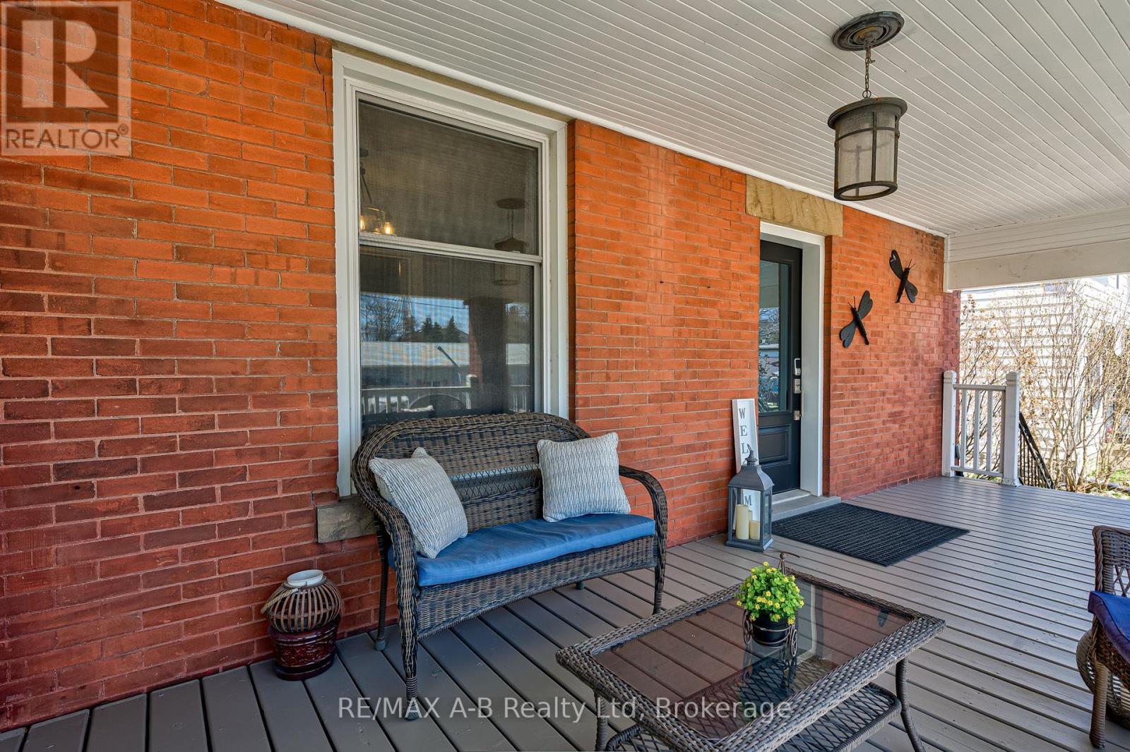 2 Loveys Street E, East Zorra-Tavistock, Ontario  N0J 1L0 - Photo 5 - X12271486