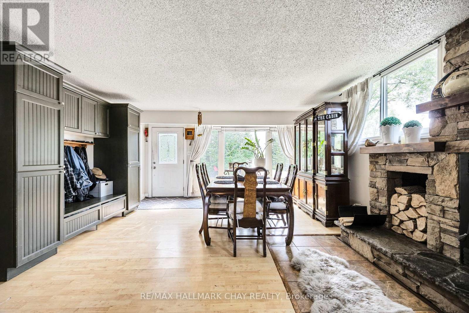9205 Mckinnon Road, Essa (Angus), Ontario  L3W 0V9 - Photo 23 - N12271463