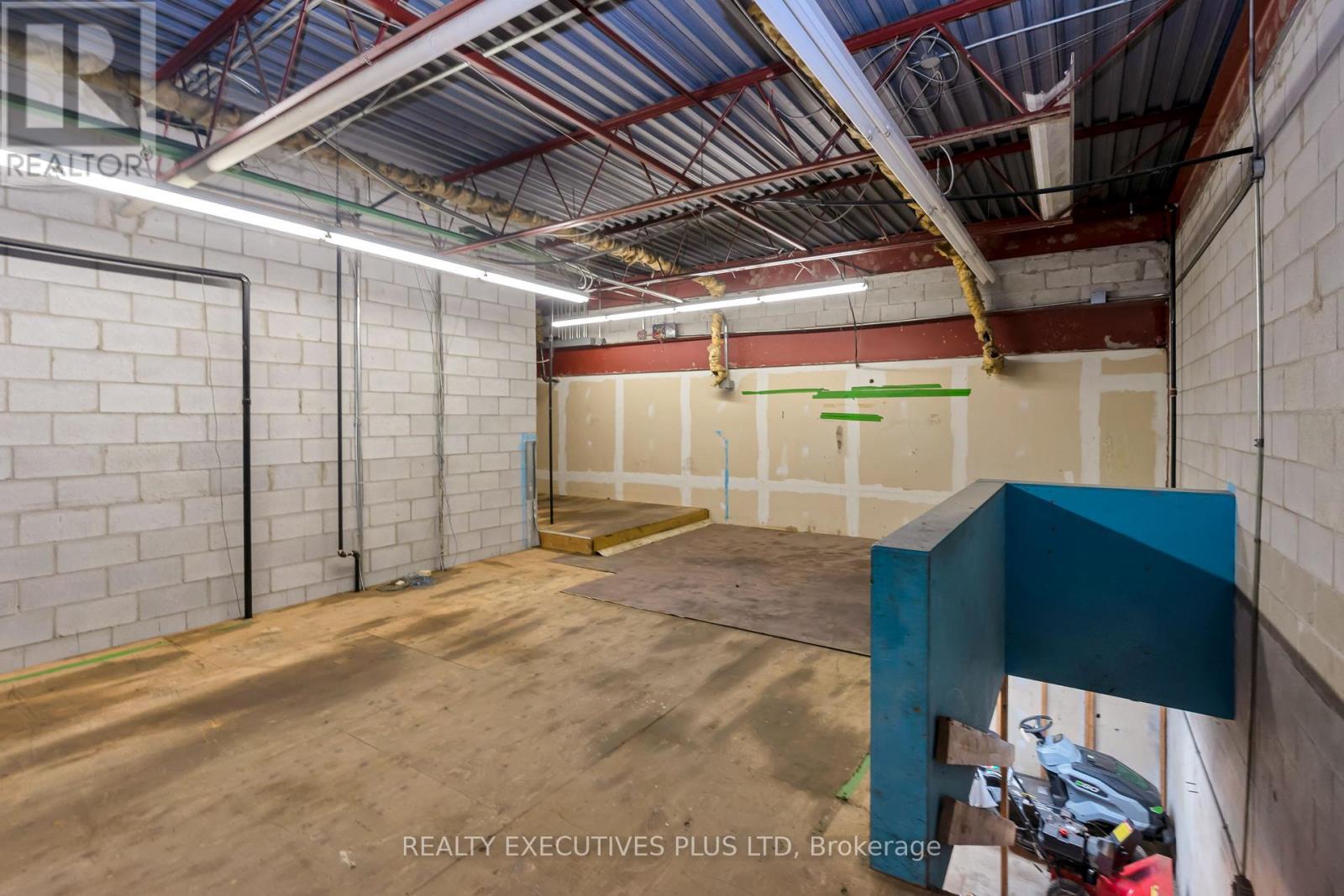 5,6,7,9 - 6921 Steeles Avenue W, Toronto, Ontario  M9W 6T5 - Photo 12 - W12246960