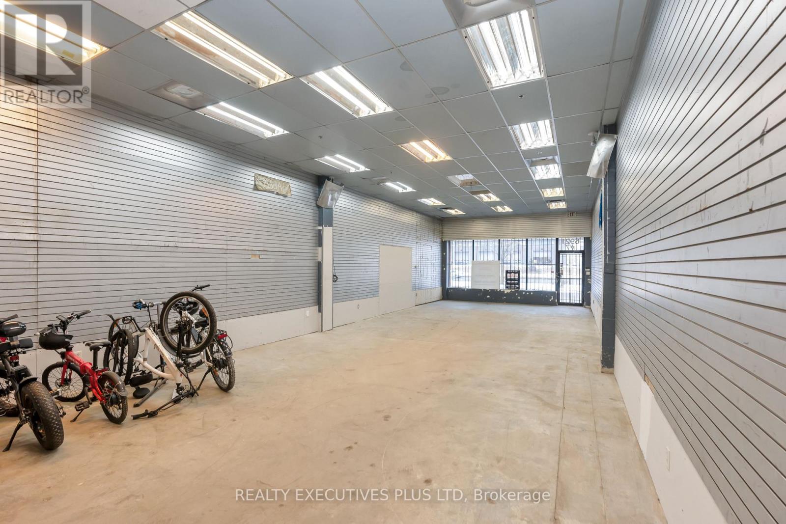 5,6,7,9 - 6921 Steeles Avenue W, Toronto, Ontario  M9W 6T5 - Photo 9 - W12246960