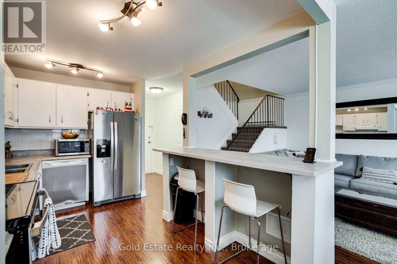 165 - 1066 Falgarwood Drive, Oakville (Fa Falgarwood), Ontario  L6H 2P3 - Photo 11 - W12271466