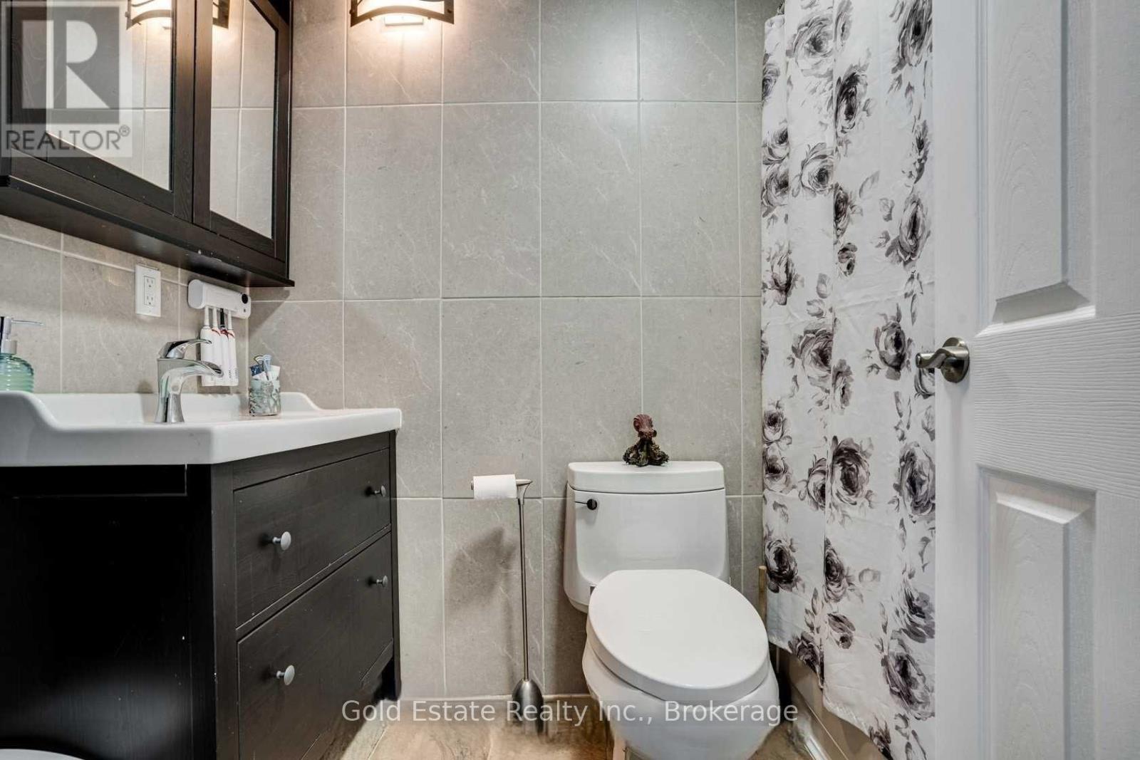 165 - 1066 Falgarwood Drive, Oakville (Fa Falgarwood), Ontario  L6H 2P3 - Photo 19 - W12271466