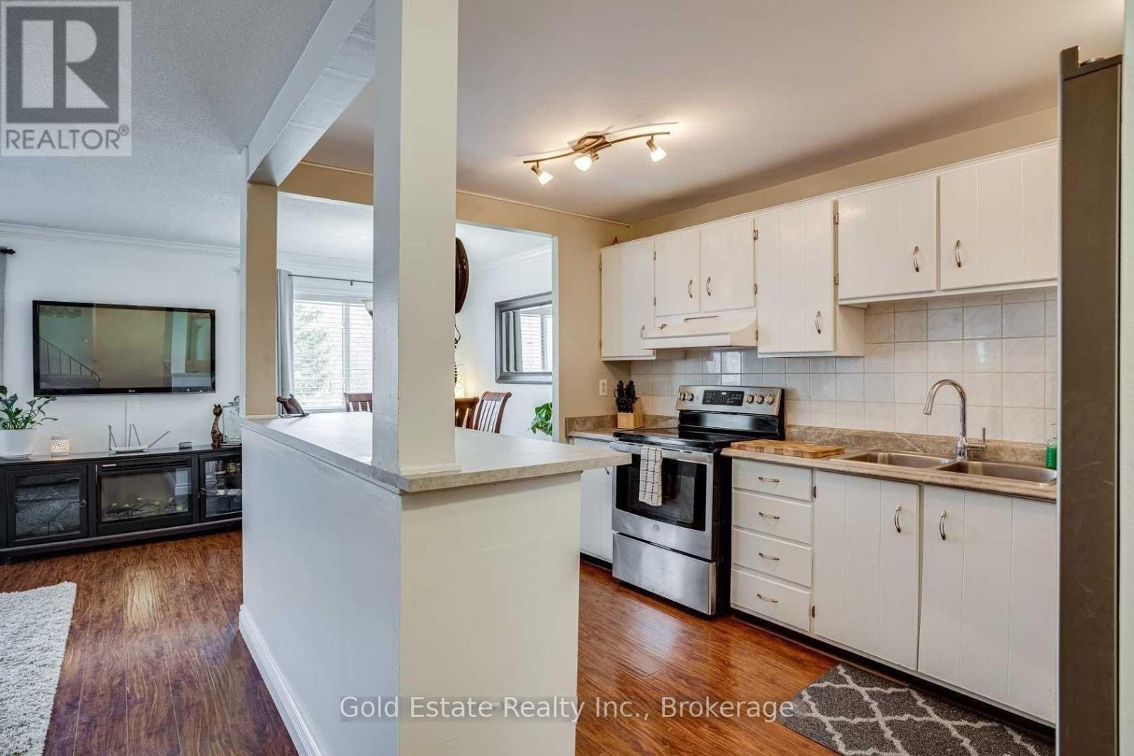 165 - 1066 Falgarwood Drive, Oakville (Fa Falgarwood), Ontario  L6H 2P3 - Photo 7 - W12271466