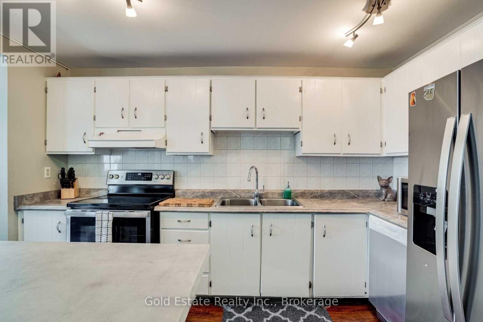 165 - 1066 Falgarwood Drive, Oakville (Fa Falgarwood), Ontario  L6H 2P3 - Photo 8 - W12271466