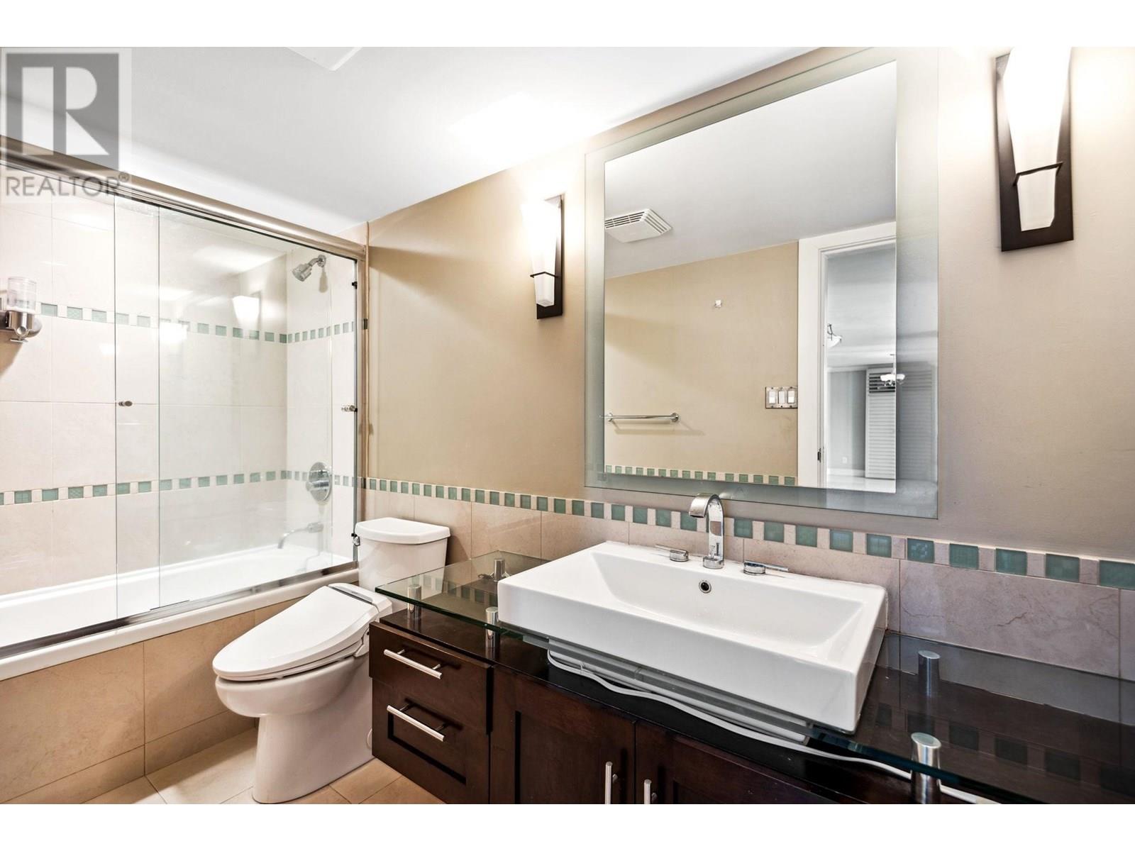 Listing Picture 19 of 39 : 2303 1415 W GEORGIA STREET, Vancouver / 溫哥華 - 魯藝地產 Yvonne Lu Group - MLS Medallion Club Member