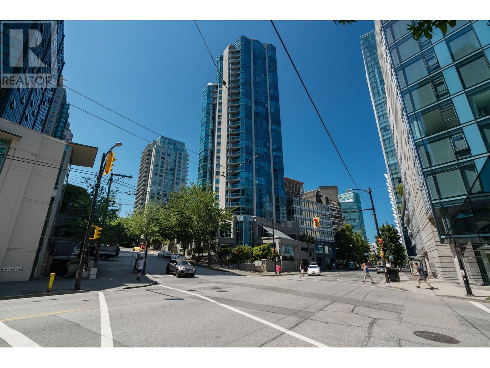 Listing Picture 38 of 39 : 2303 1415 W GEORGIA STREET, Vancouver / 溫哥華 - 魯藝地產 Yvonne Lu Group - MLS Medallion Club Member