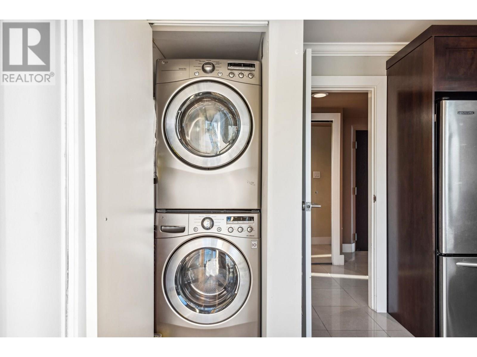 Listing Picture 22 of 39 : 2303 1415 W GEORGIA STREET, Vancouver / 溫哥華 - 魯藝地產 Yvonne Lu Group - MLS Medallion Club Member