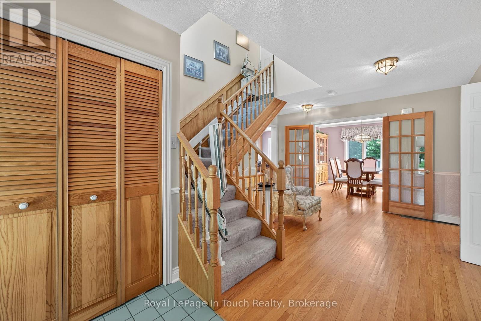 Property at 56 ROBERT STREET E image 4
