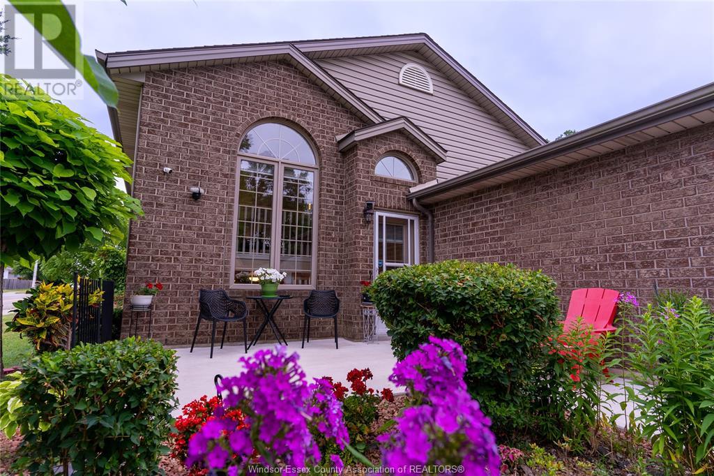 Property at 2410 ST. CLAIR image 3