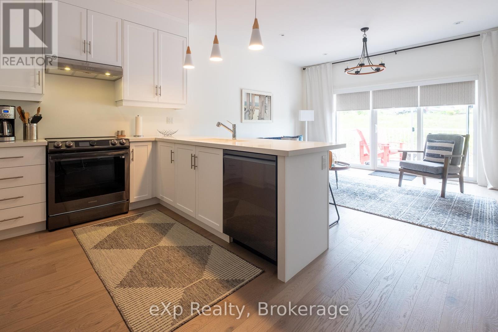 159 Hawthorn Crescent, Georgian Bluffs, Ontario  N0H 1S0 - Photo 11 - X12271538