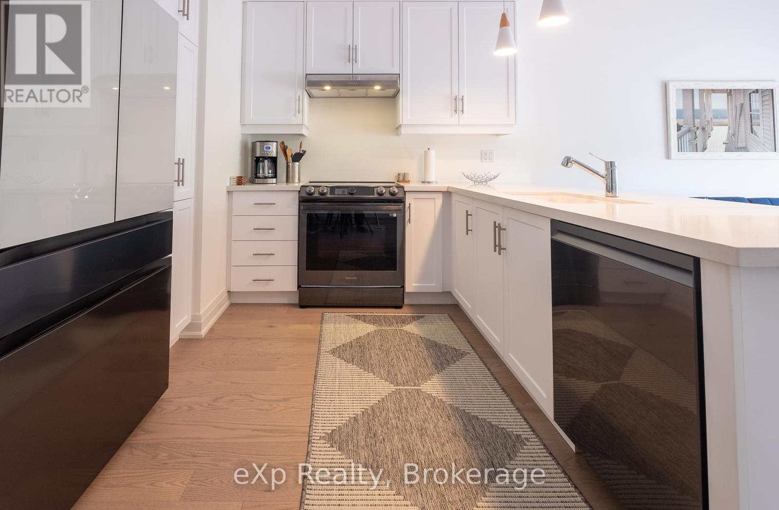 159 Hawthorn Crescent, Georgian Bluffs, Ontario  N0H 1S0 - Photo 12 - X12271538