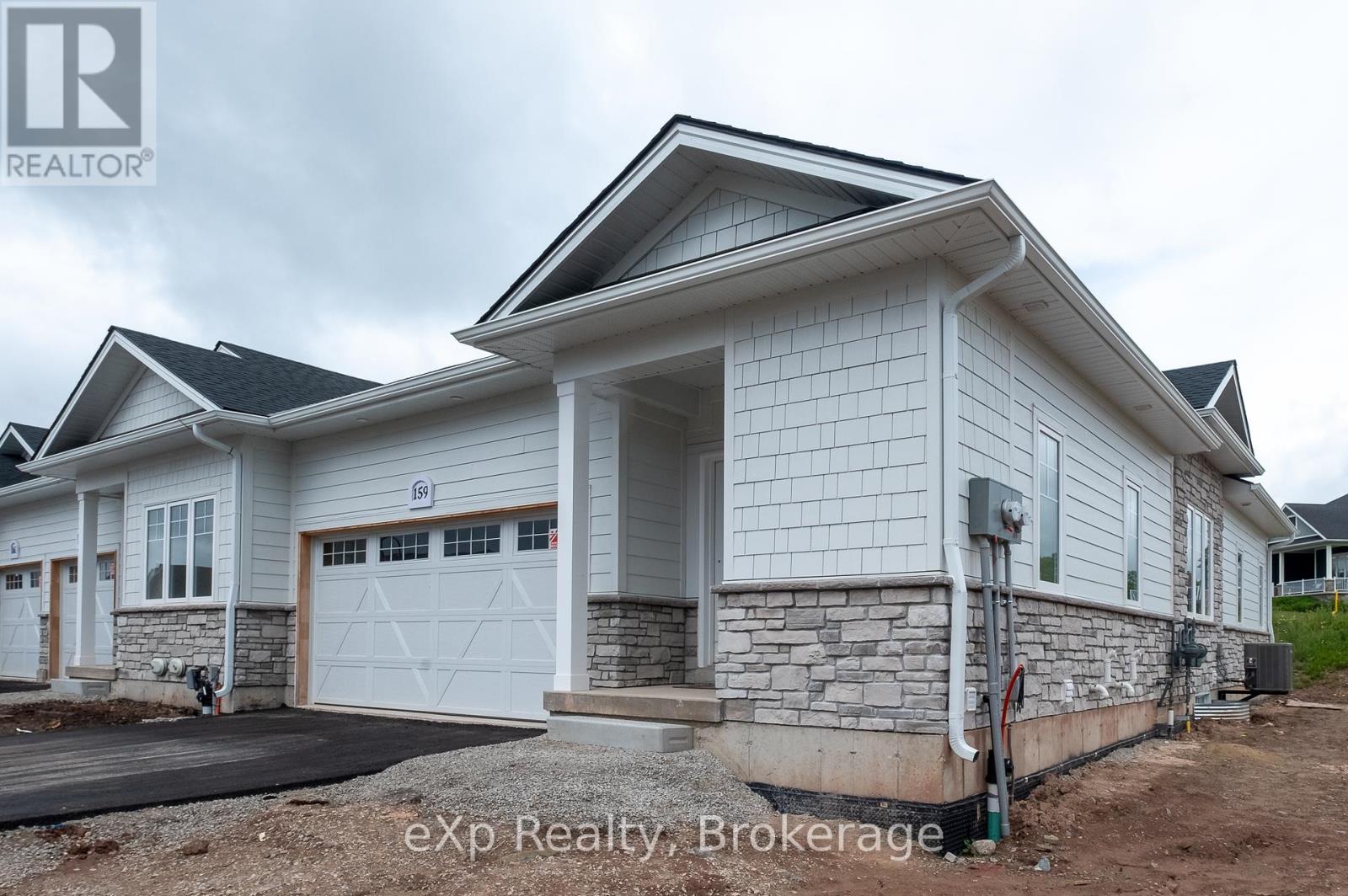 159 Hawthorn Crescent, Georgian Bluffs, Ontario  N0H 1S0 - Photo 2 - X12271538