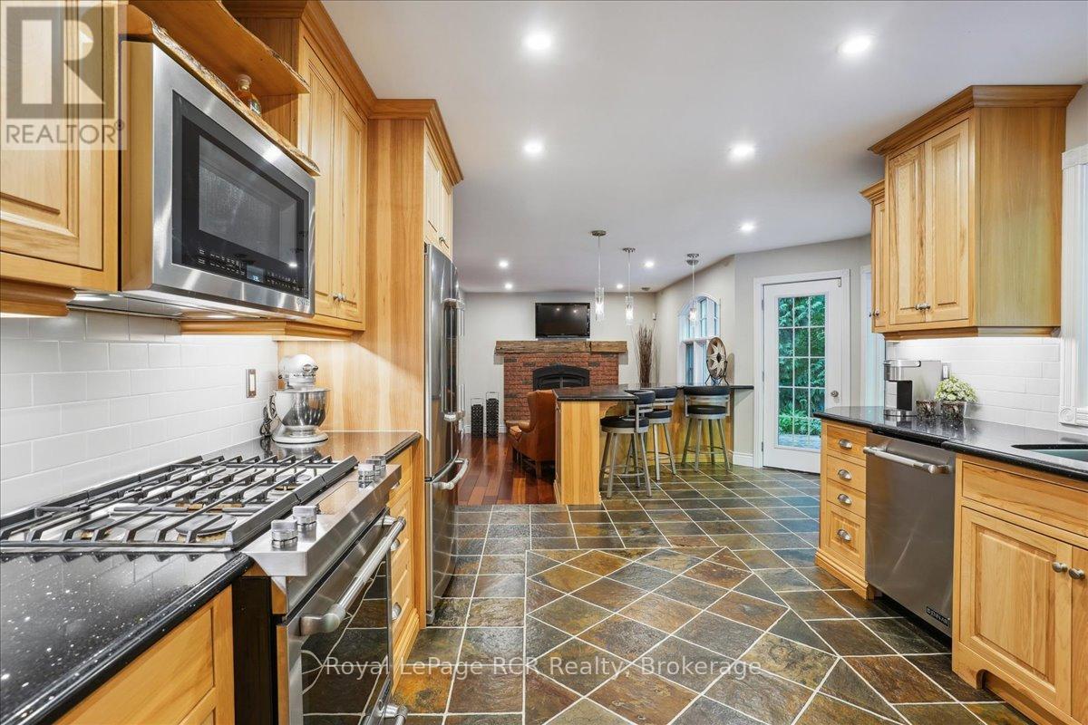 123 Atkins Street, Georgian Bluffs, Ontario  N4K 6V5 - Photo 17 - X12271614