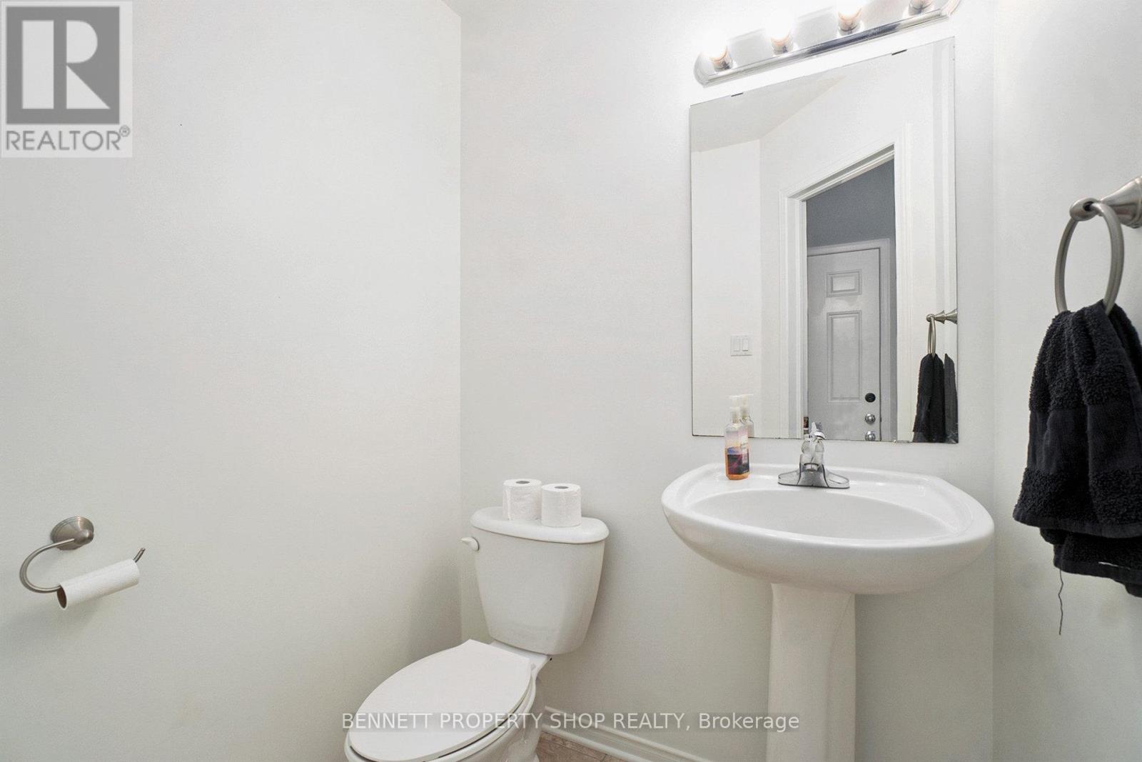 526 Pepperville Crescent N, Ottawa, Ontario  K2M 0E5 - Photo 6 - X12271556